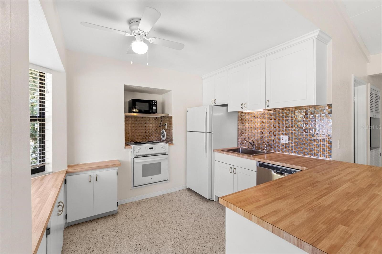 Image 8 of 38 For 754 71st Avenue N
