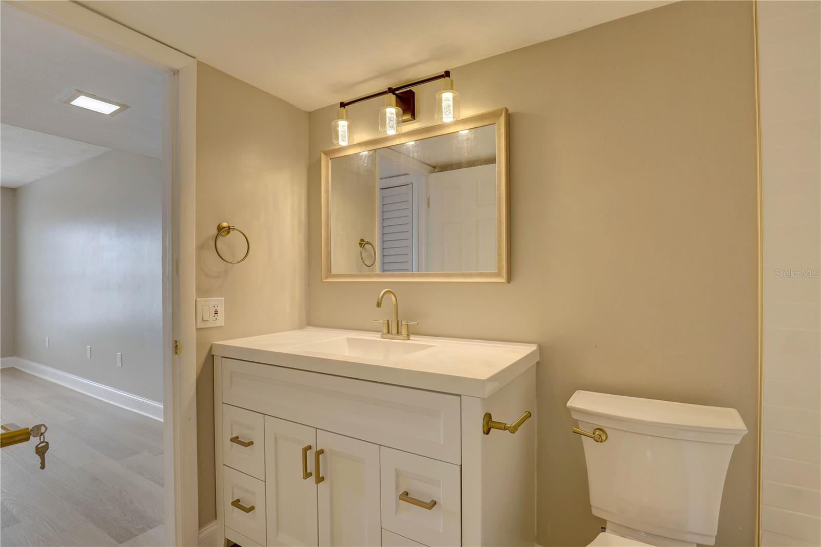 Image 19 of 39 For 4900 Brittany Drive S 1409