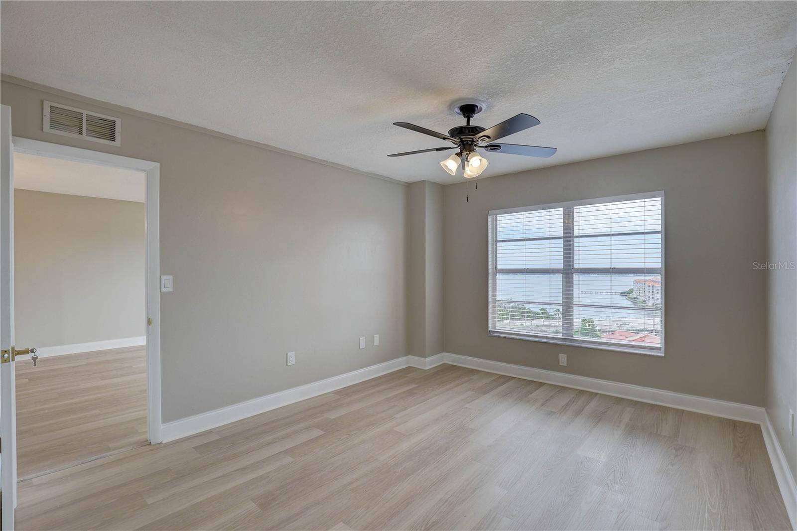 Image 24 of 39 For 4900 Brittany Drive S 1409