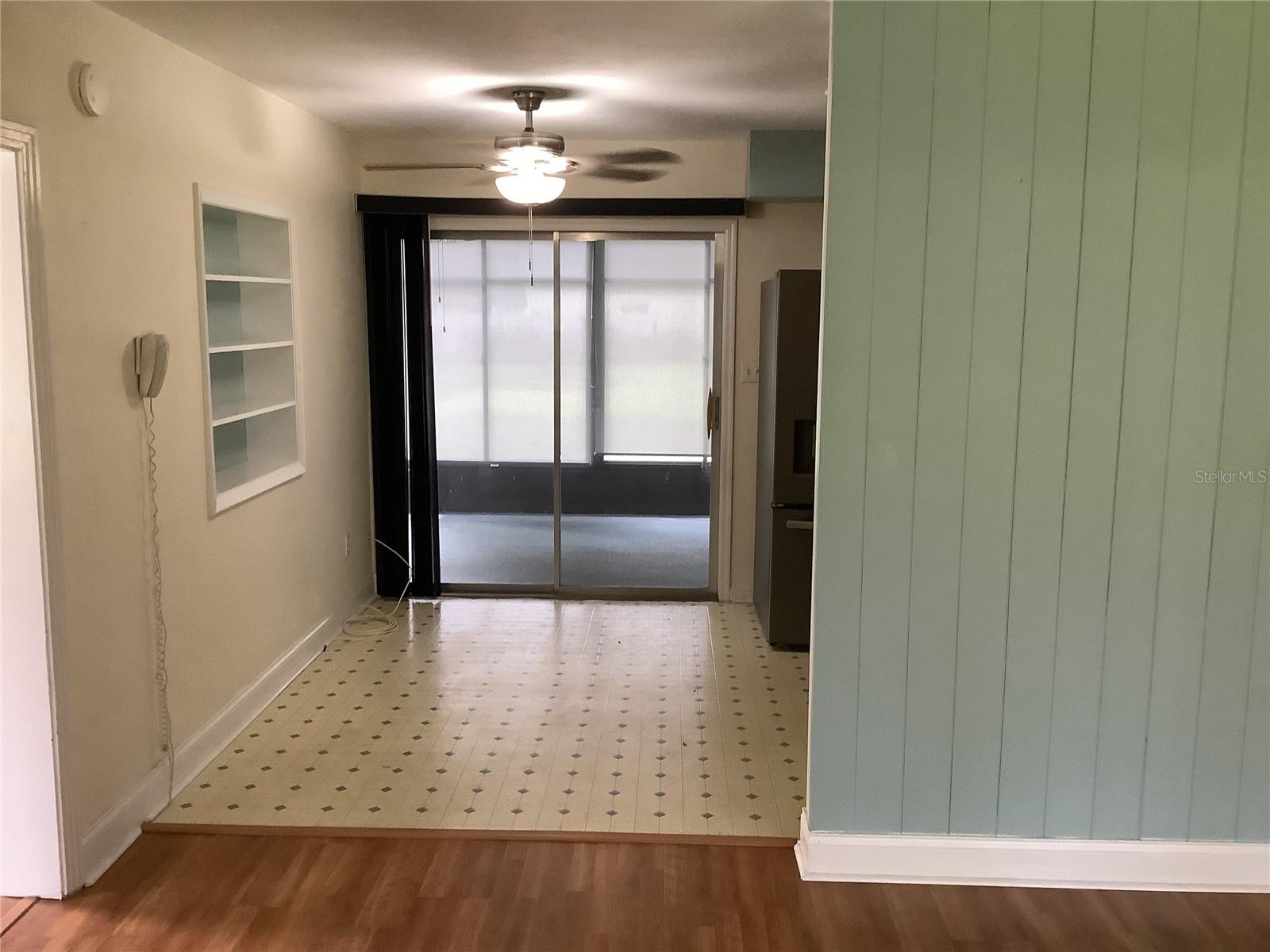 Listing photo id 12 for 33306 Ohio Avenue