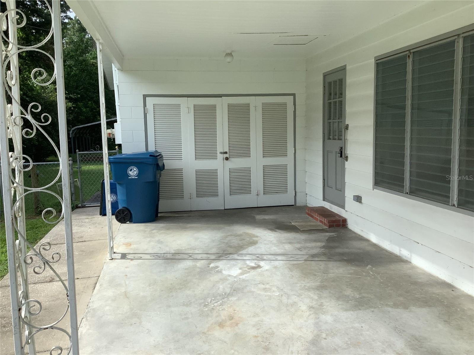 Listing photo id 13 for 33306 Ohio Avenue
