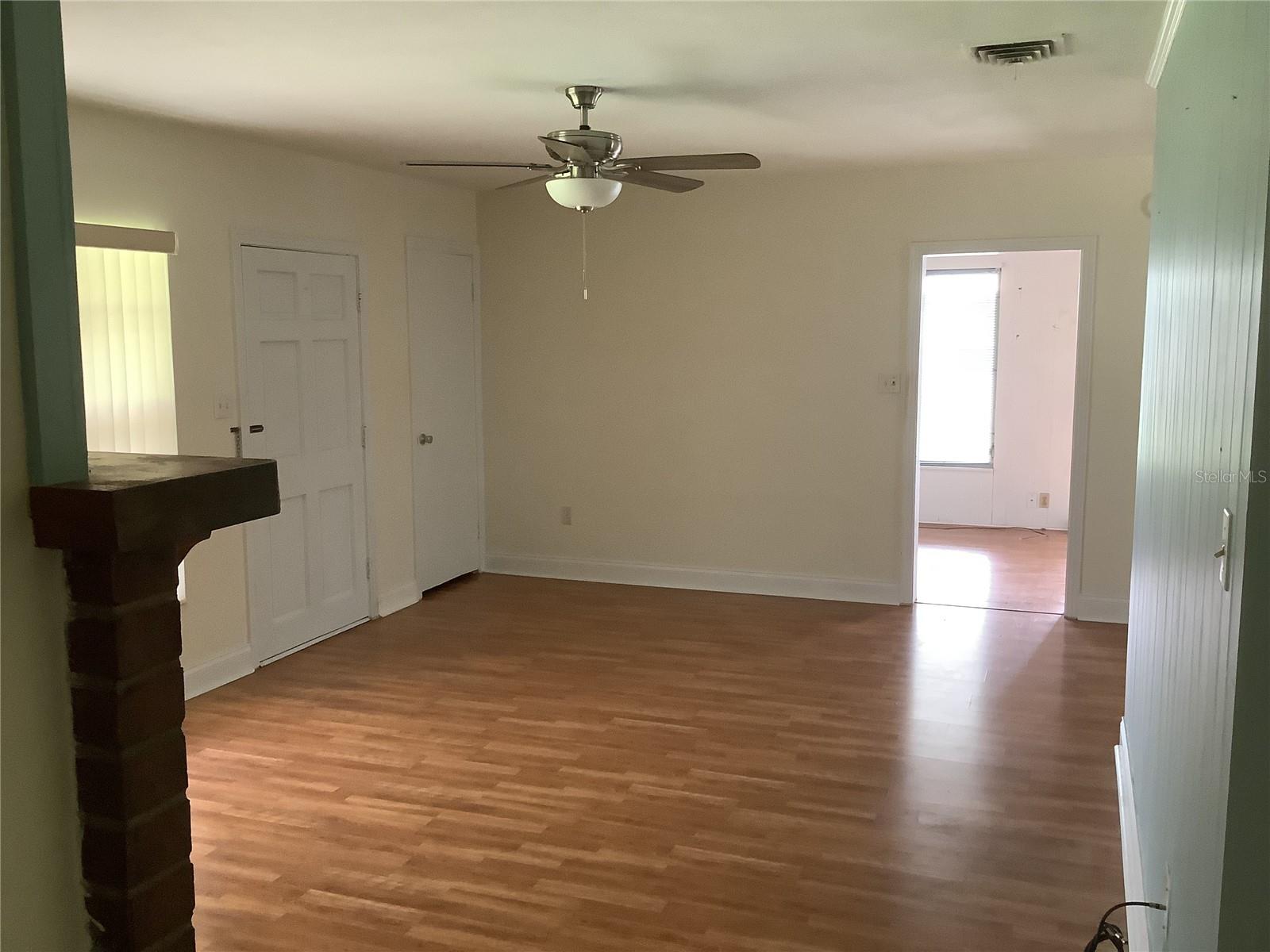 Listing photo id 14 for 33306 Ohio Avenue