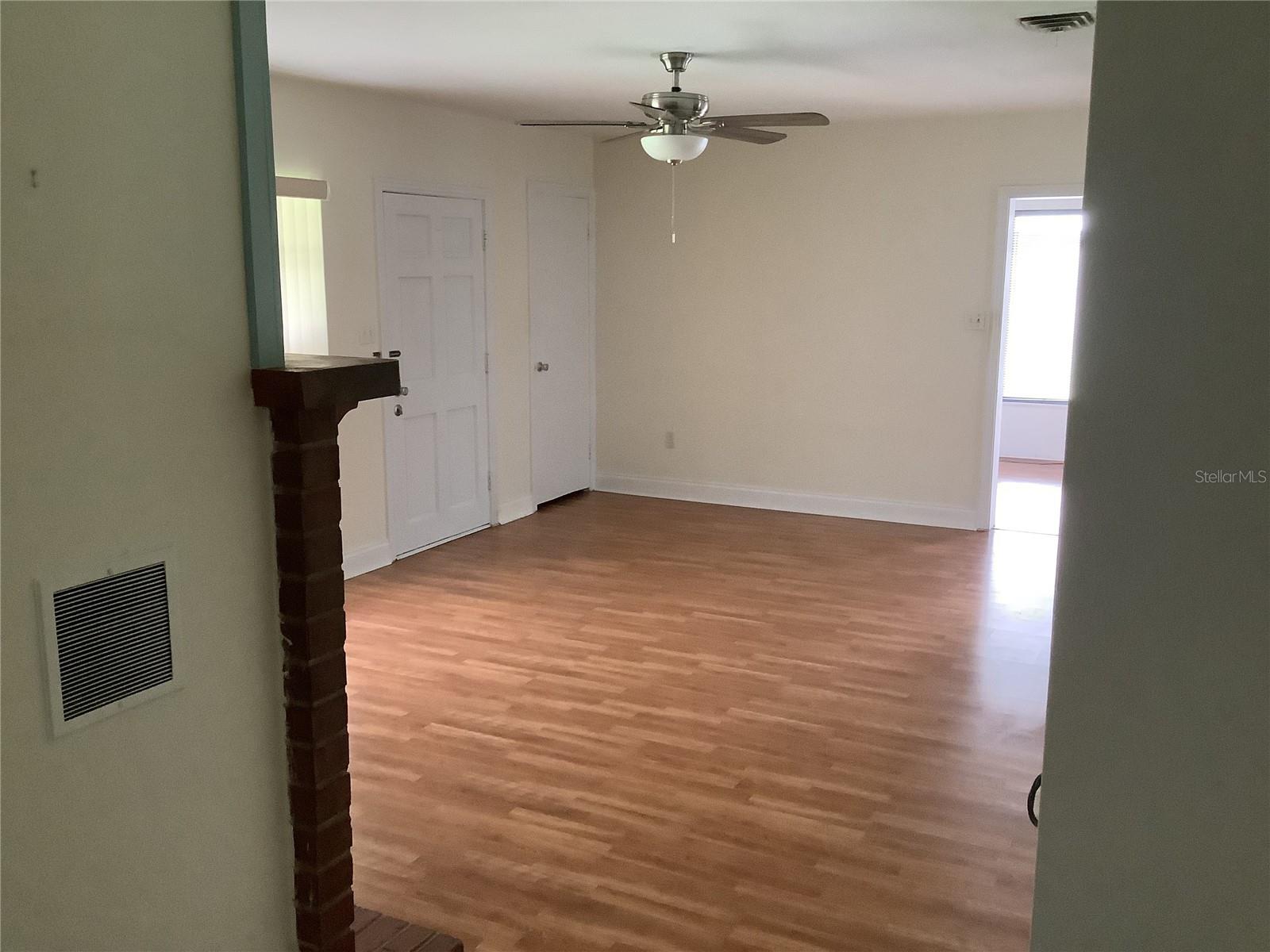 Listing photo id 18 for 33306 Ohio Avenue