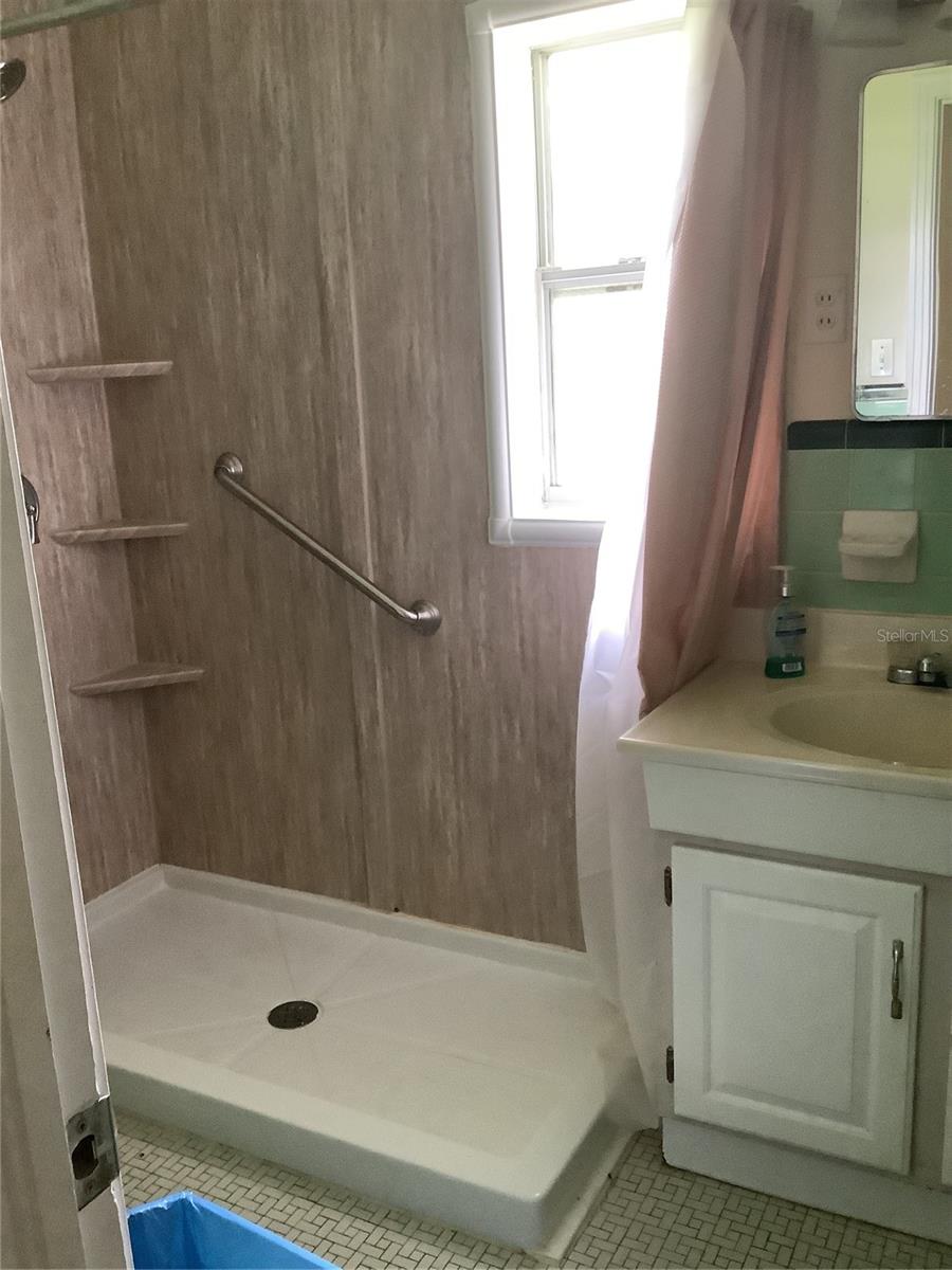 Listing photo id 24 for 33306 Ohio Avenue