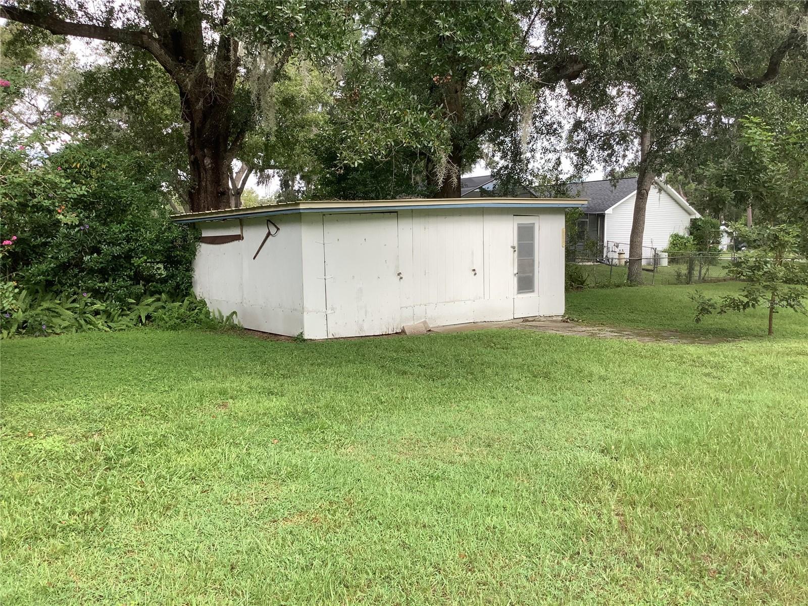 Listing photo id 32 for 33306 Ohio Avenue