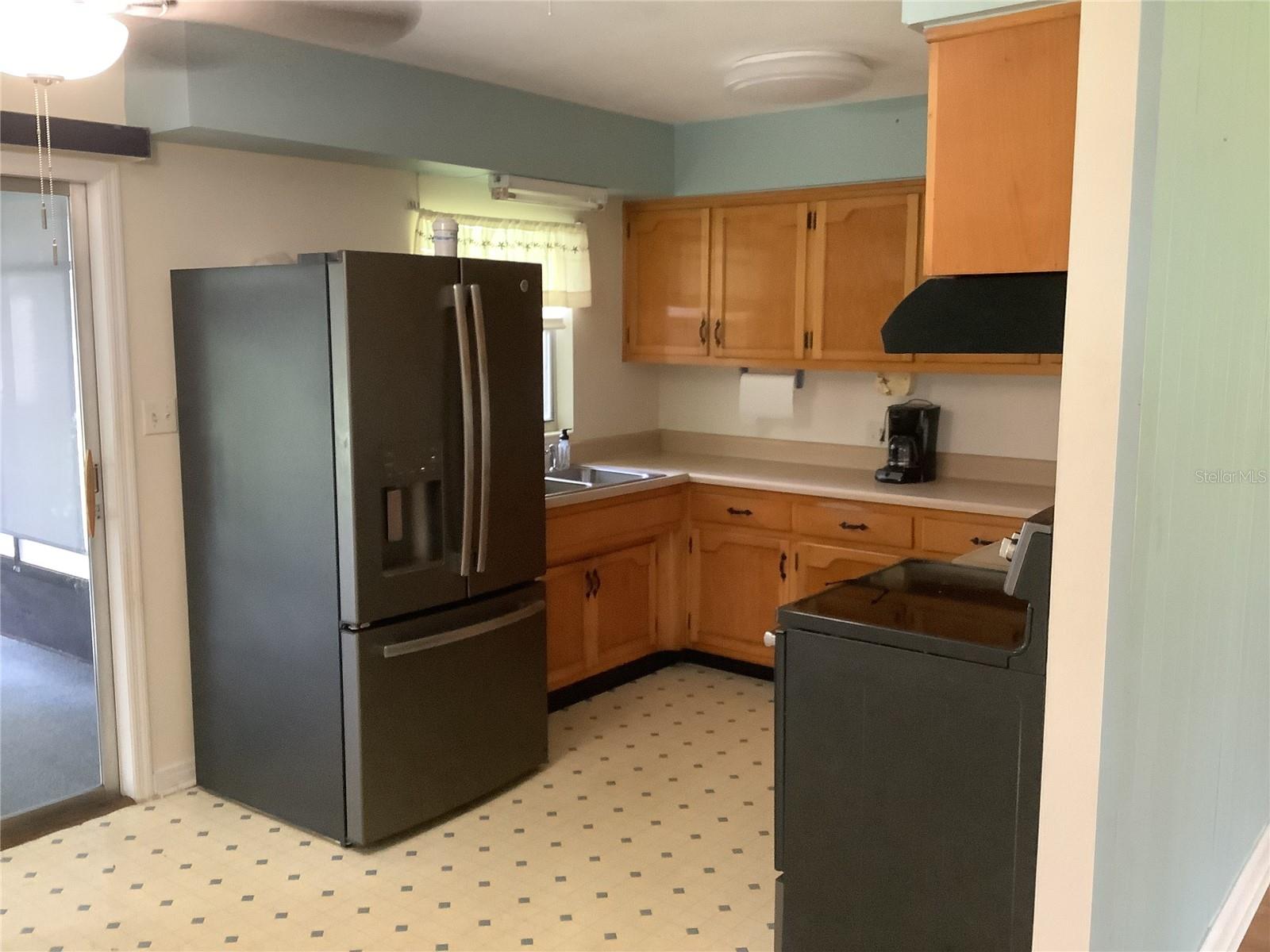 Listing photo id 4 for 33306 Ohio Avenue
