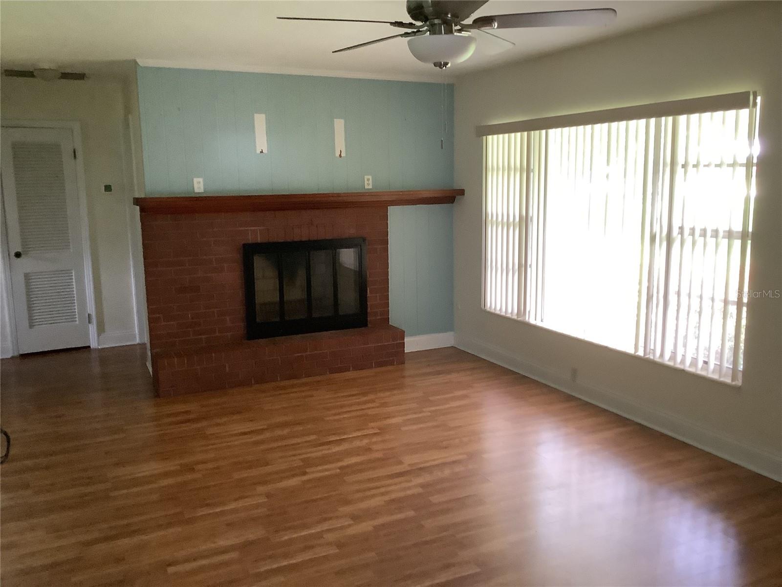 Listing photo id 6 for 33306 Ohio Avenue