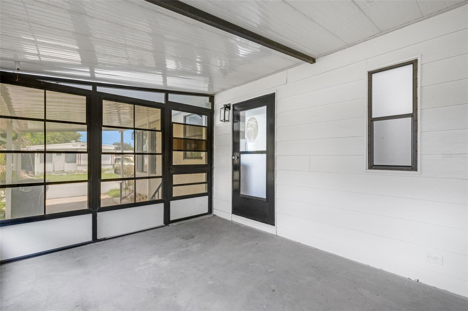 Image 31 of 39 For 918 49th Avenue W