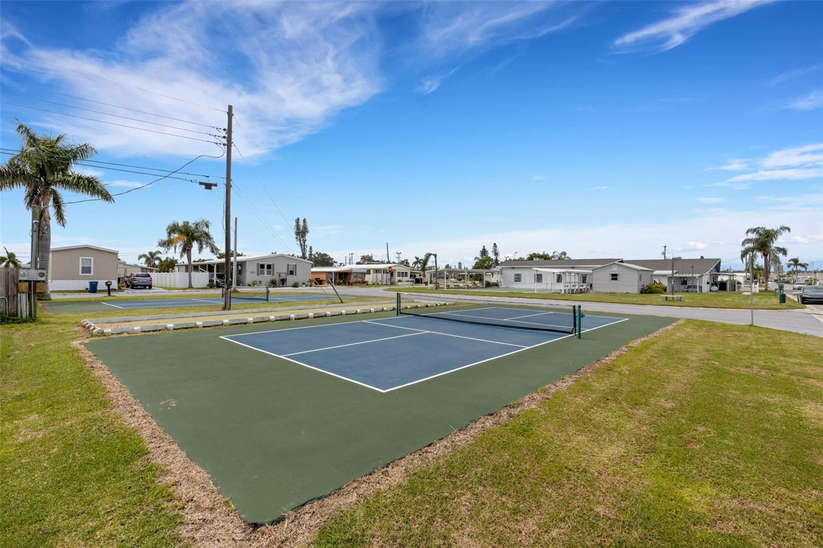 Image 36 of 39 For 918 49th Avenue W