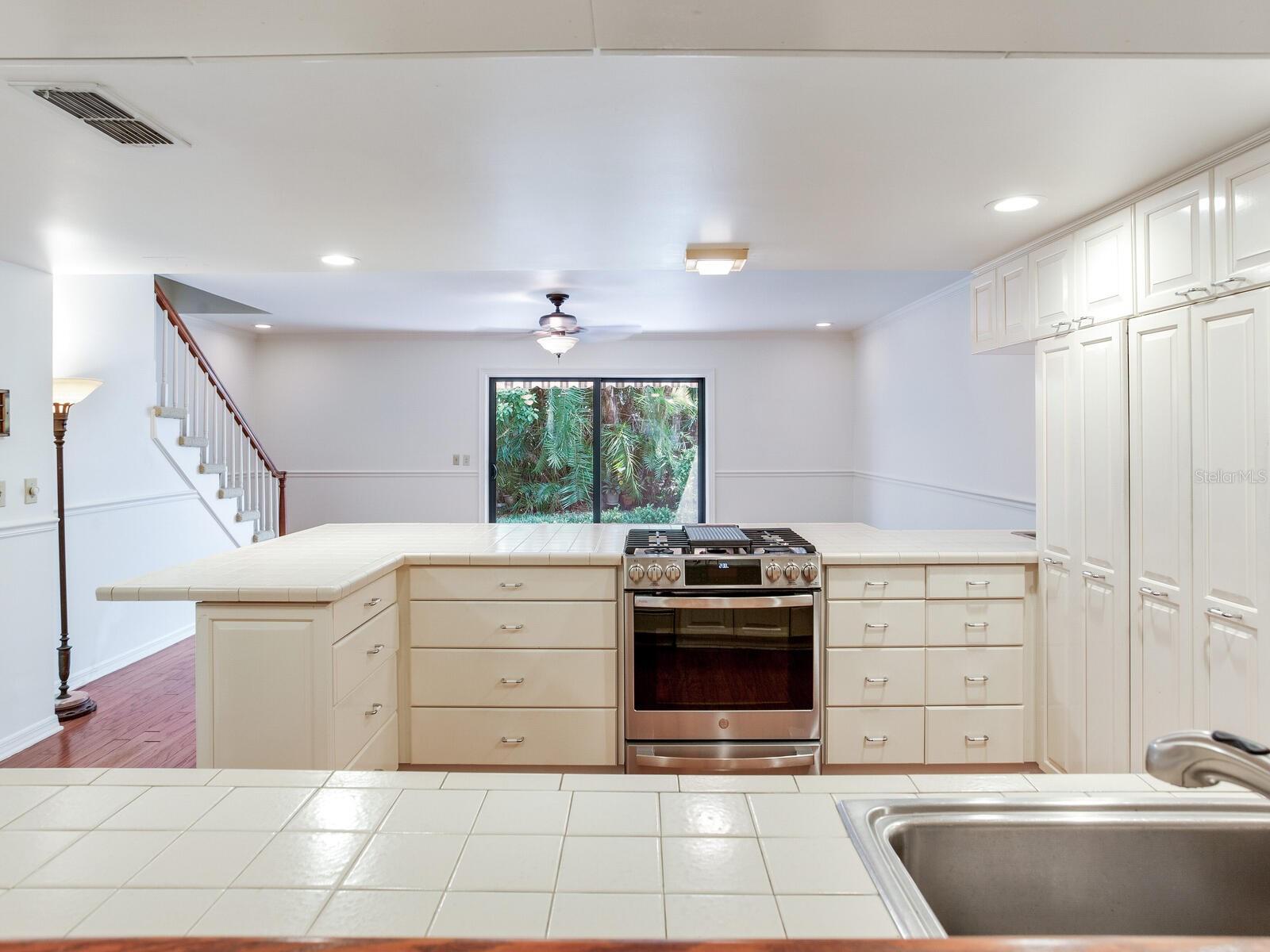 Image 19 of 54 For 3004 Mason Street B