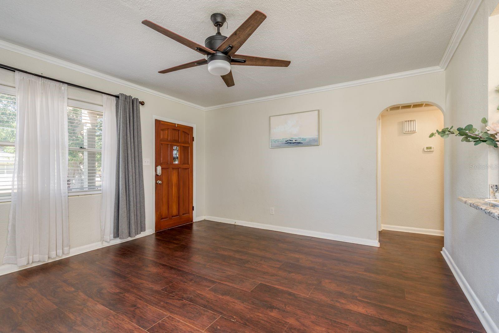 Image 7 of 40 For 1221 Woodlawn Street