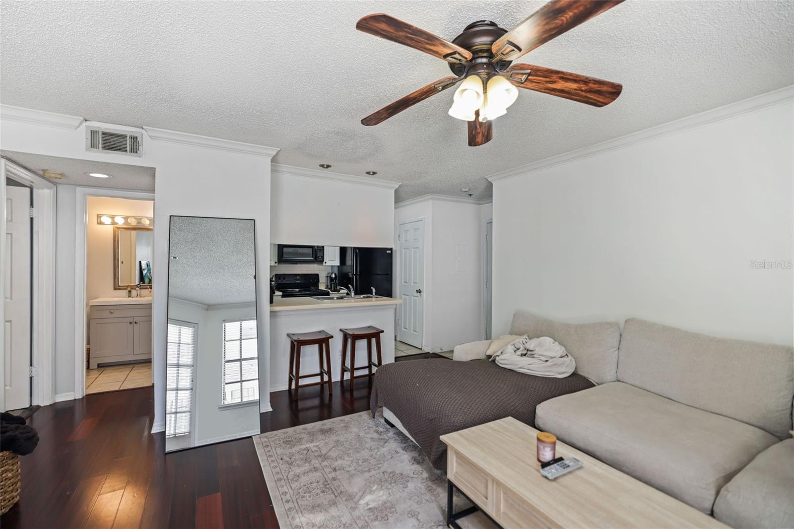 Image 10 of 53 For 1000 Horatio Street 126