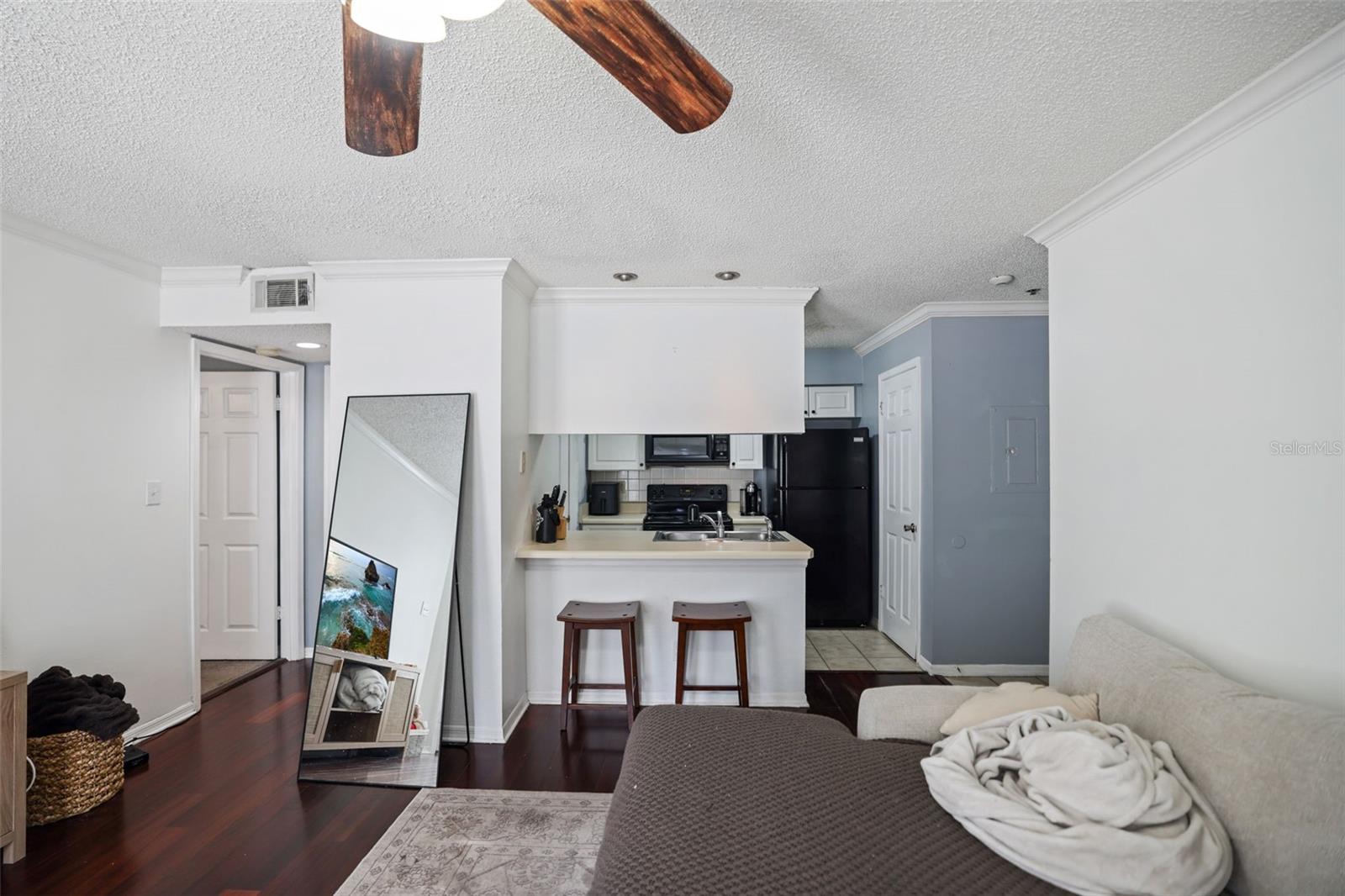 Image 11 of 53 For 1000 Horatio Street 126