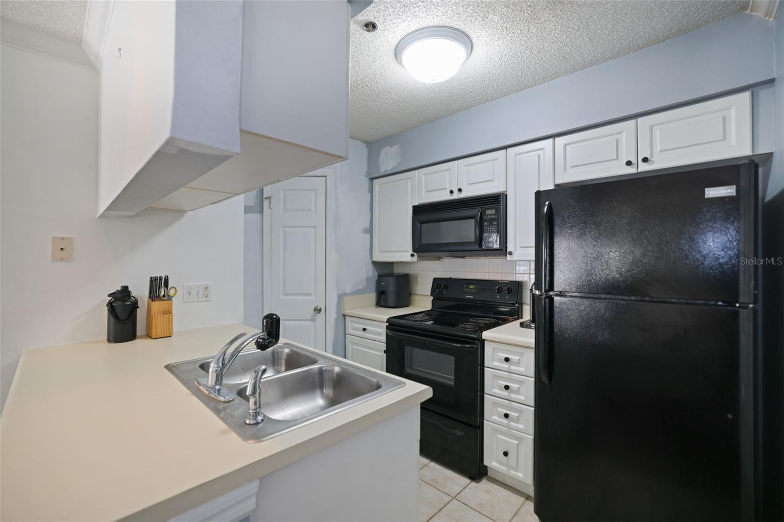 Image 14 of 53 For 1000 Horatio Street 126