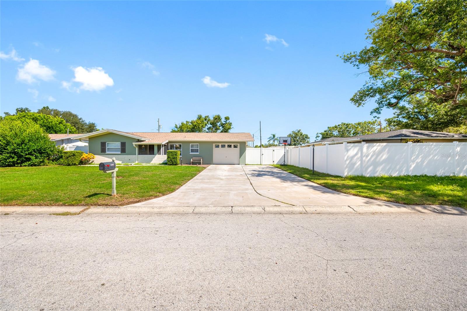 Image 4 of 39 For 14095 Chamberlain Avenue