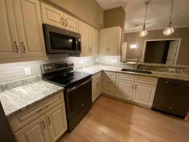 Image 8 of 43 For 2261 Tuscany Trace 19