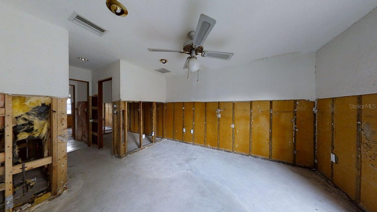 Image 14 of 21 For 4935 Petunia Court