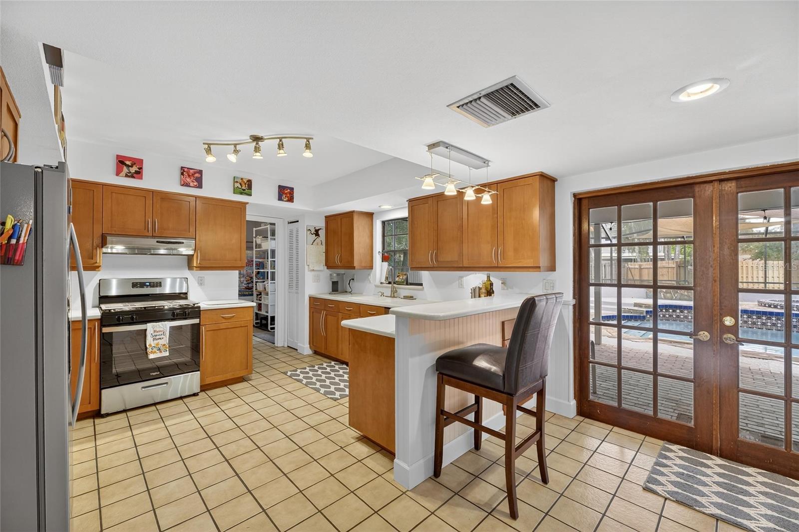 Image 11 of 80 For 413 Bayfield Drive