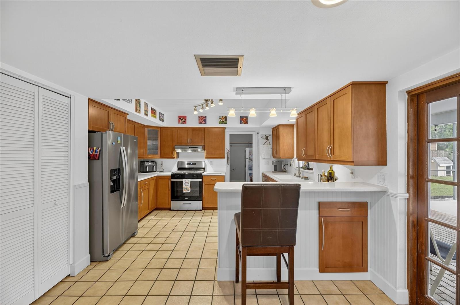 Image 12 of 80 For 413 Bayfield Drive