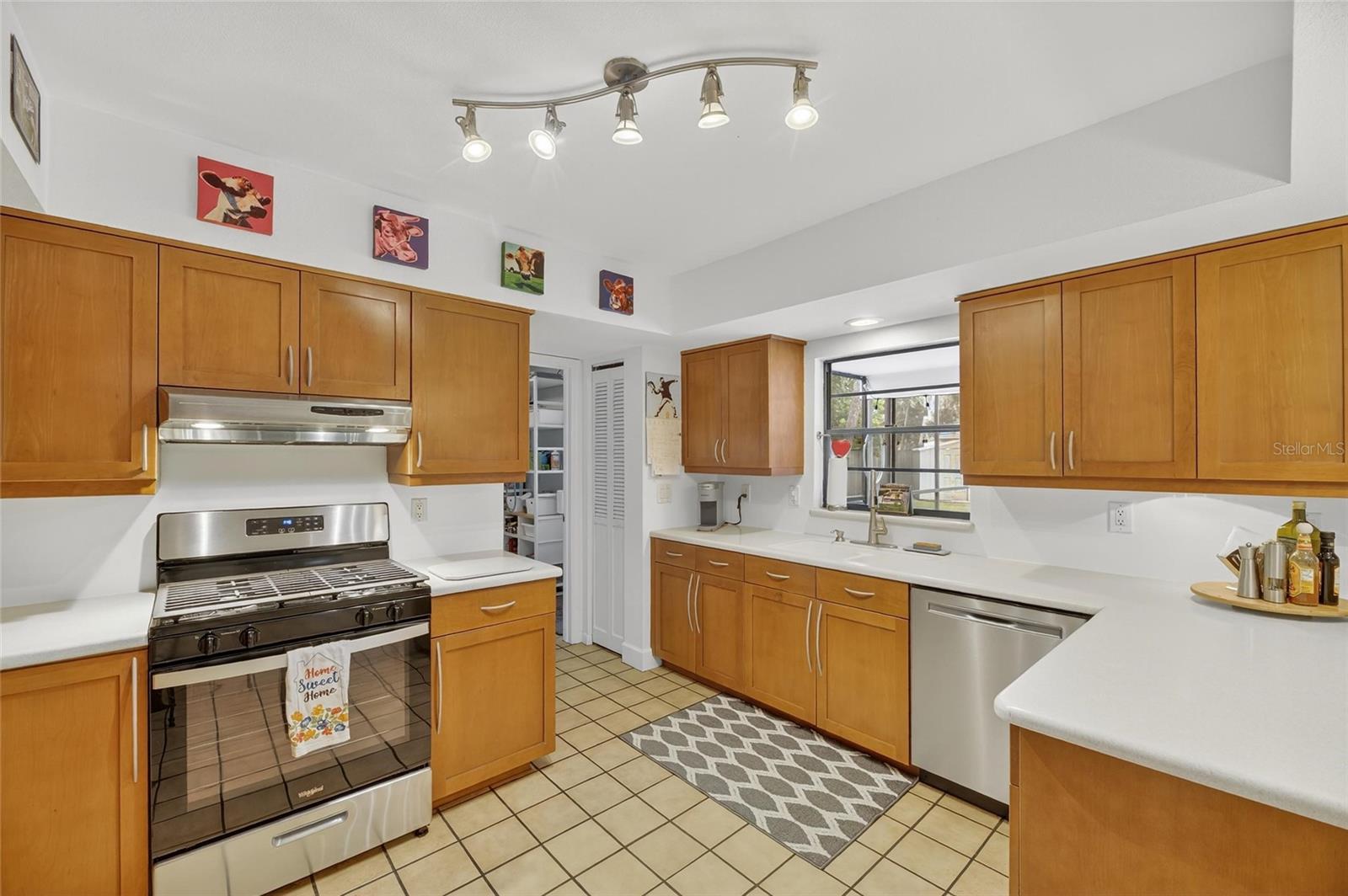 Image 13 of 80 For 413 Bayfield Drive