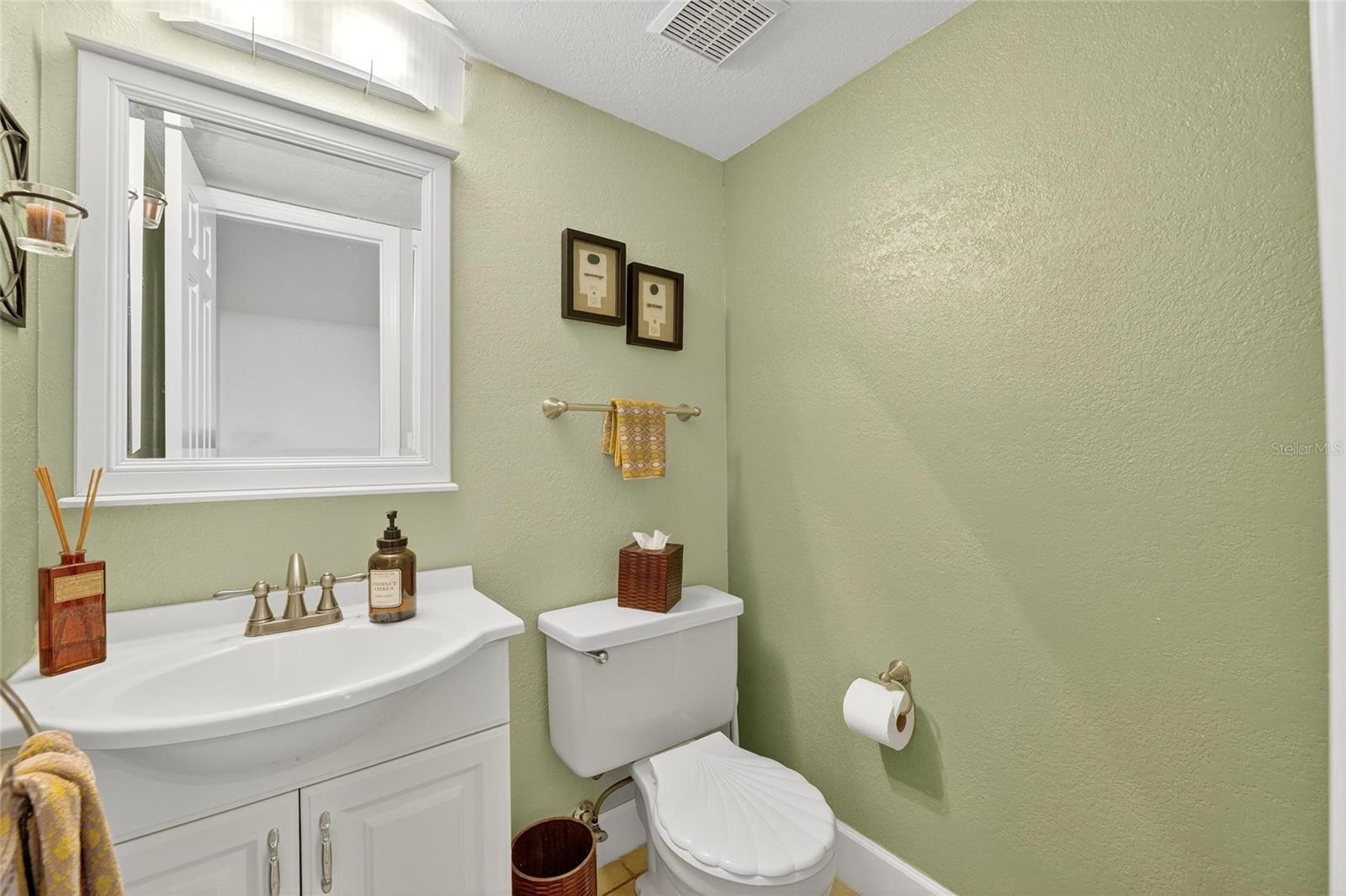 Image 27 of 80 For 413 Bayfield Drive