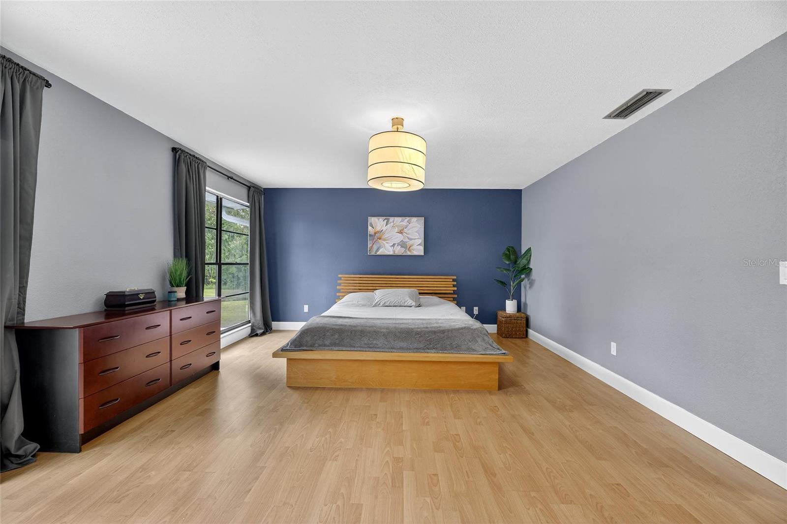 Image 35 of 80 For 413 Bayfield Drive
