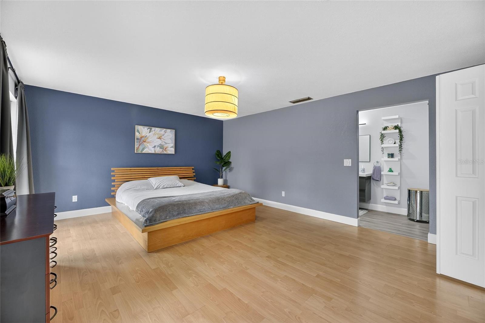 Image 38 of 80 For 413 Bayfield Drive