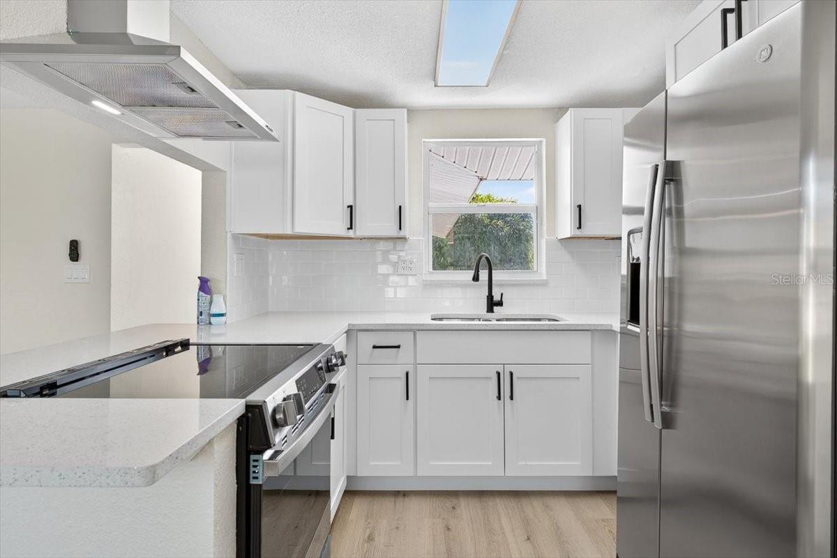 Image 11 of 32 For 420 Palm Creek Drive