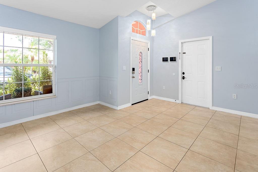 Image 7 of 29 For 4907 Carlyle Road
