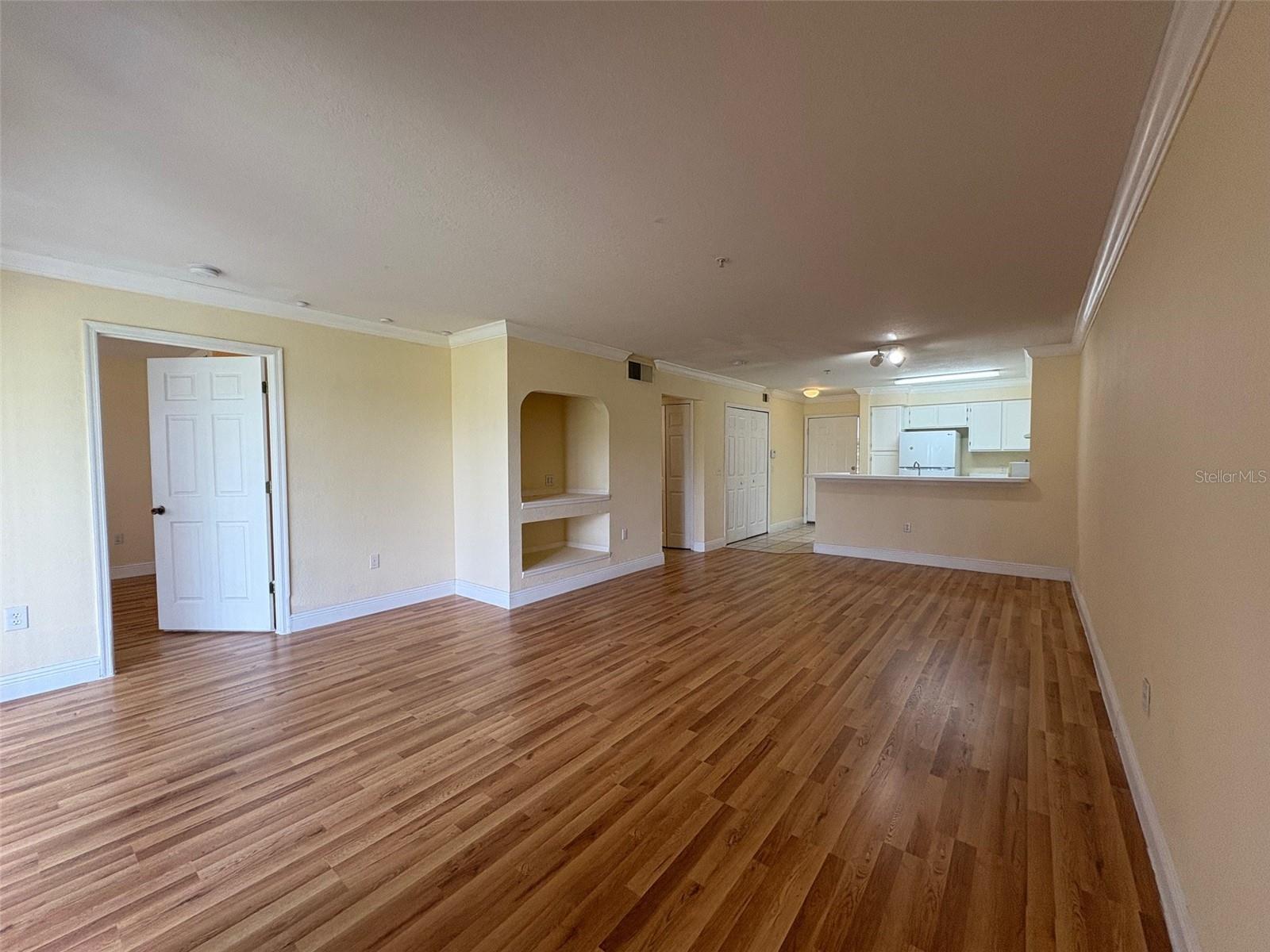 Image 4 of 16 For 13827 Fairway Island Drive S