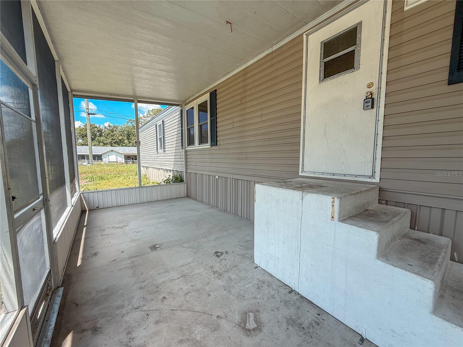 Image 3 of 17 For 956 Southern Avenue