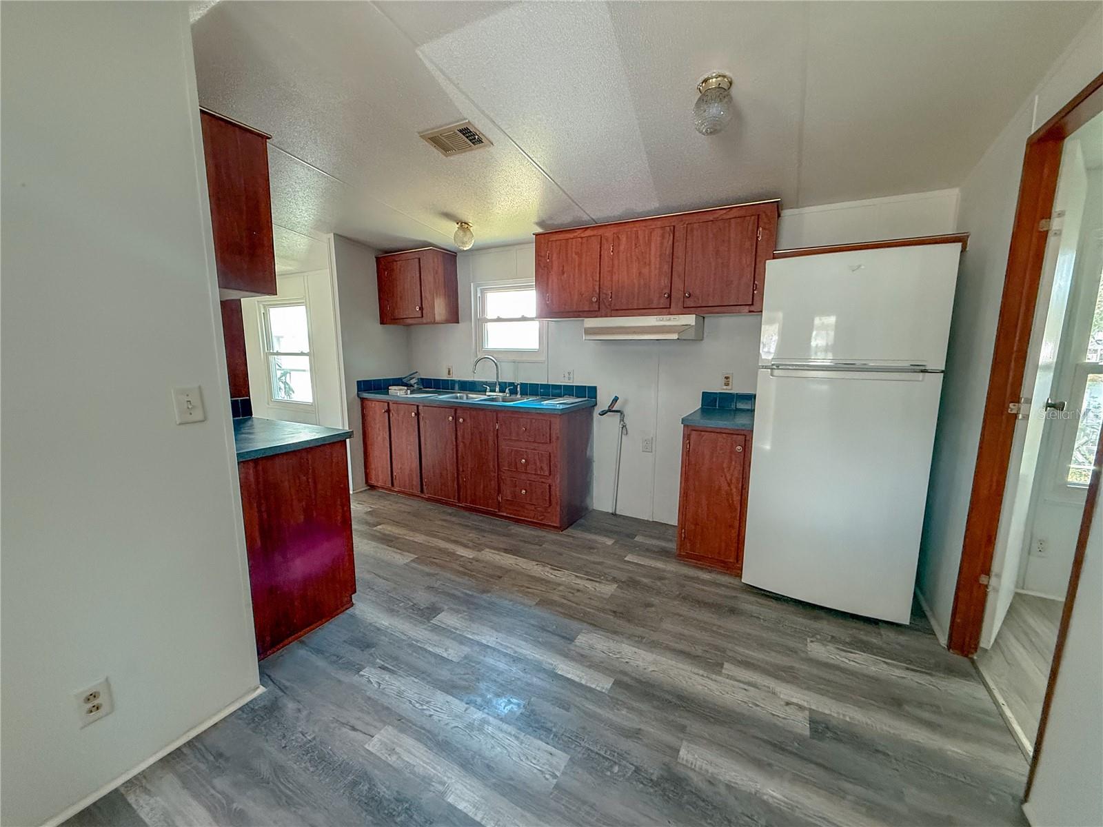 Image 6 of 17 For 956 Southern Avenue