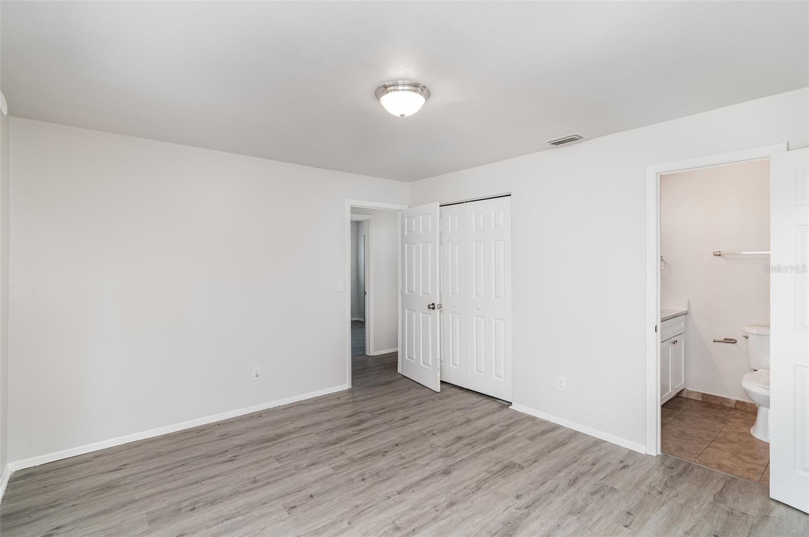 Image 11 of 33 For 711 64th Avenue Drive E