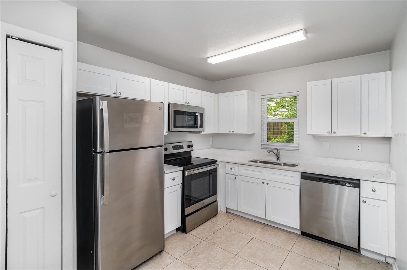 Image 9 of 33 For 711 64th Avenue Drive E