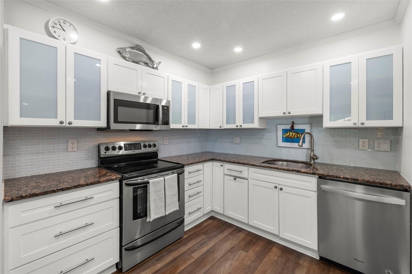 Image 10 of 80 For 249 Pompano Drive Se B