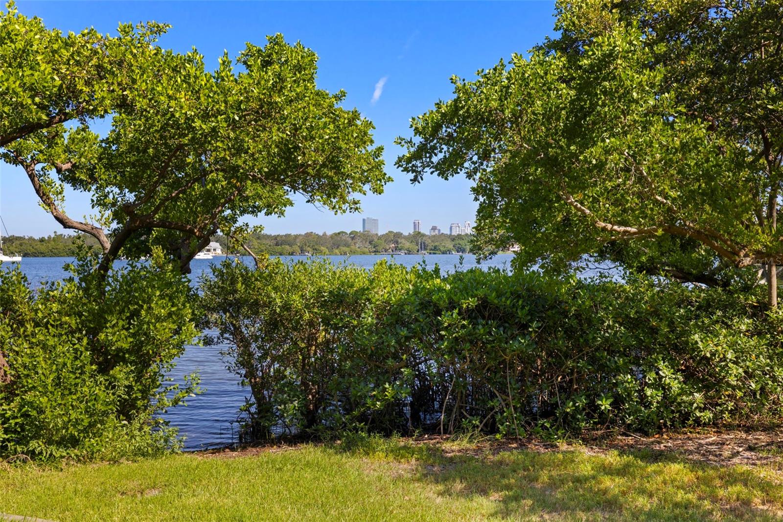 Image 29 of 80 For 249 Pompano Drive Se B