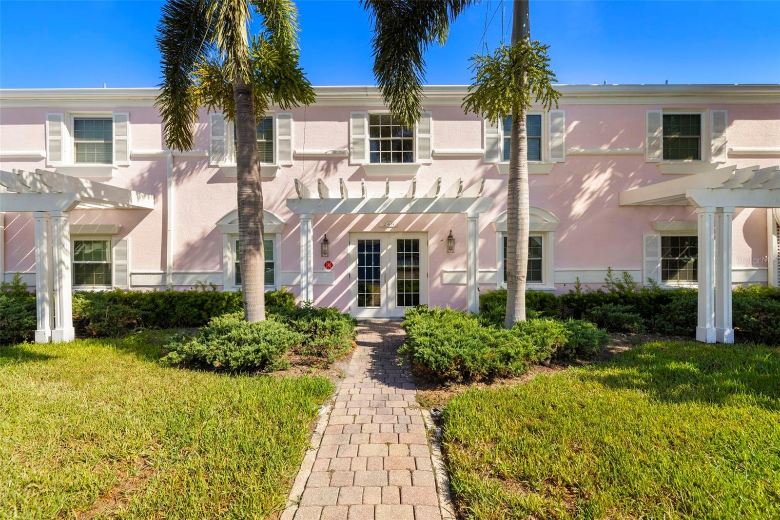 Image 4 of 80 For 249 Pompano Drive Se B