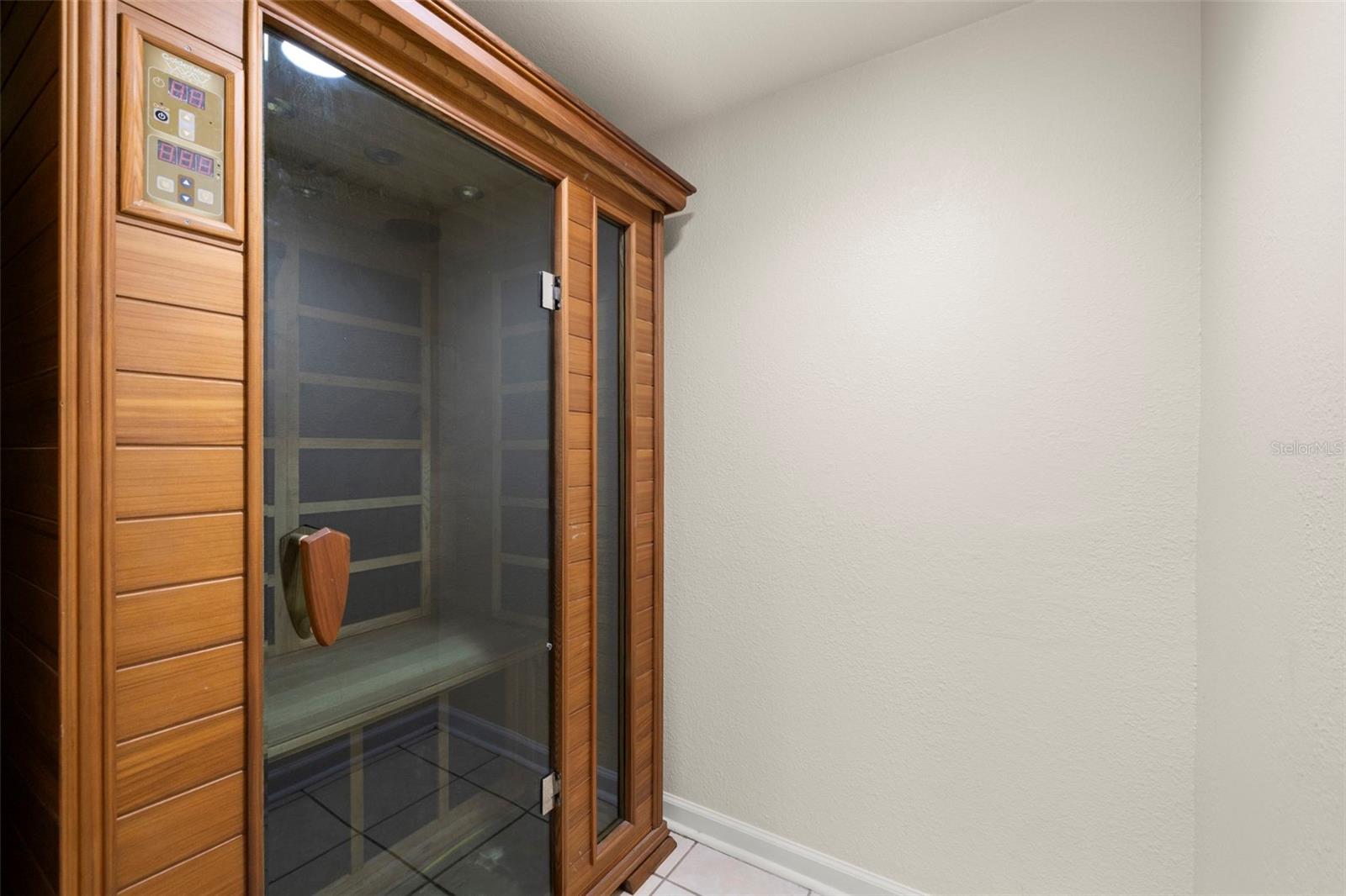 Image 45 of 80 For 249 Pompano Drive Se B