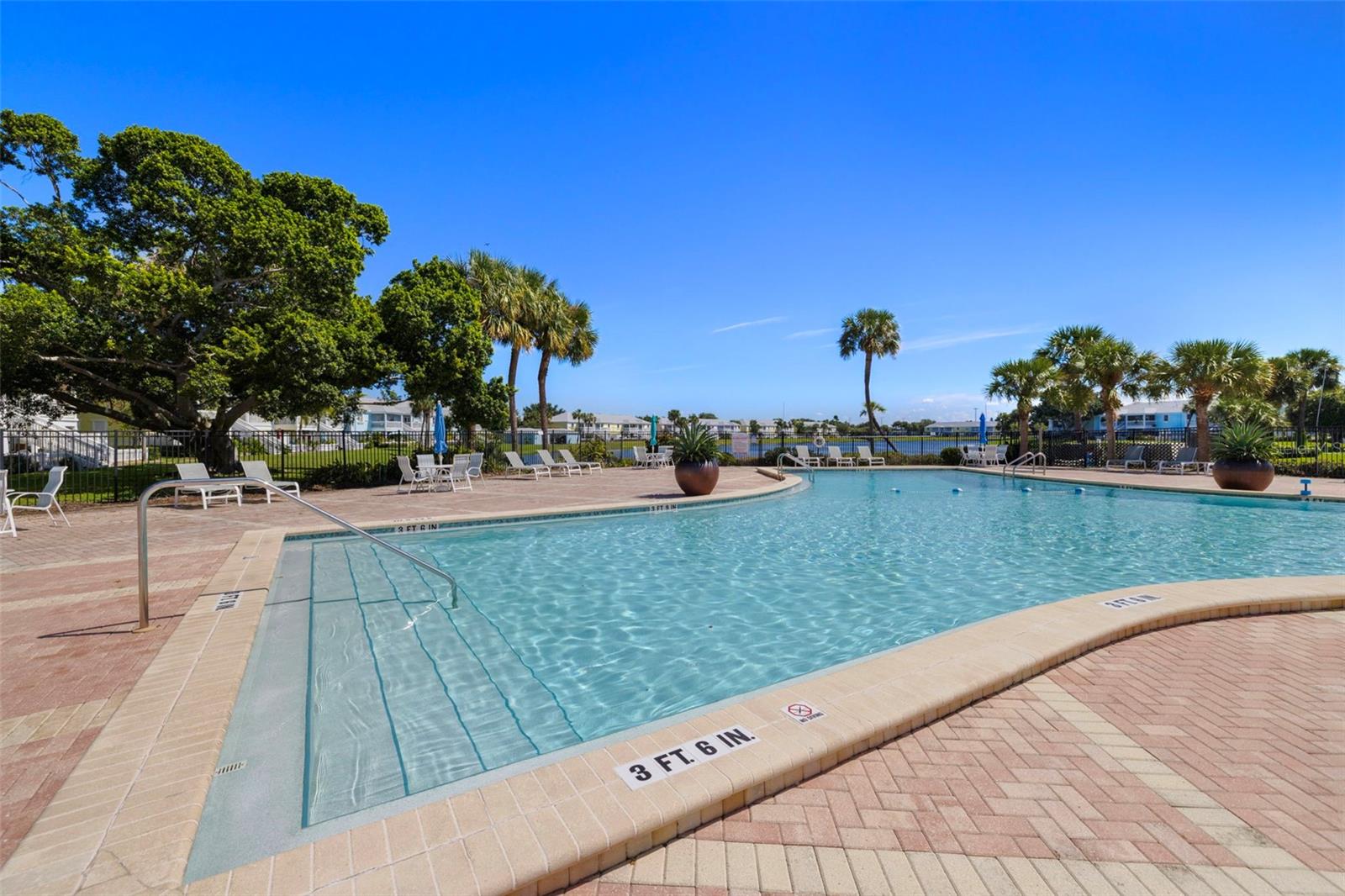 Image 48 of 80 For 249 Pompano Drive Se B