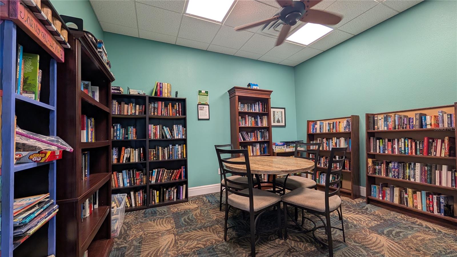Image 53 of 80 For 249 Pompano Drive Se B