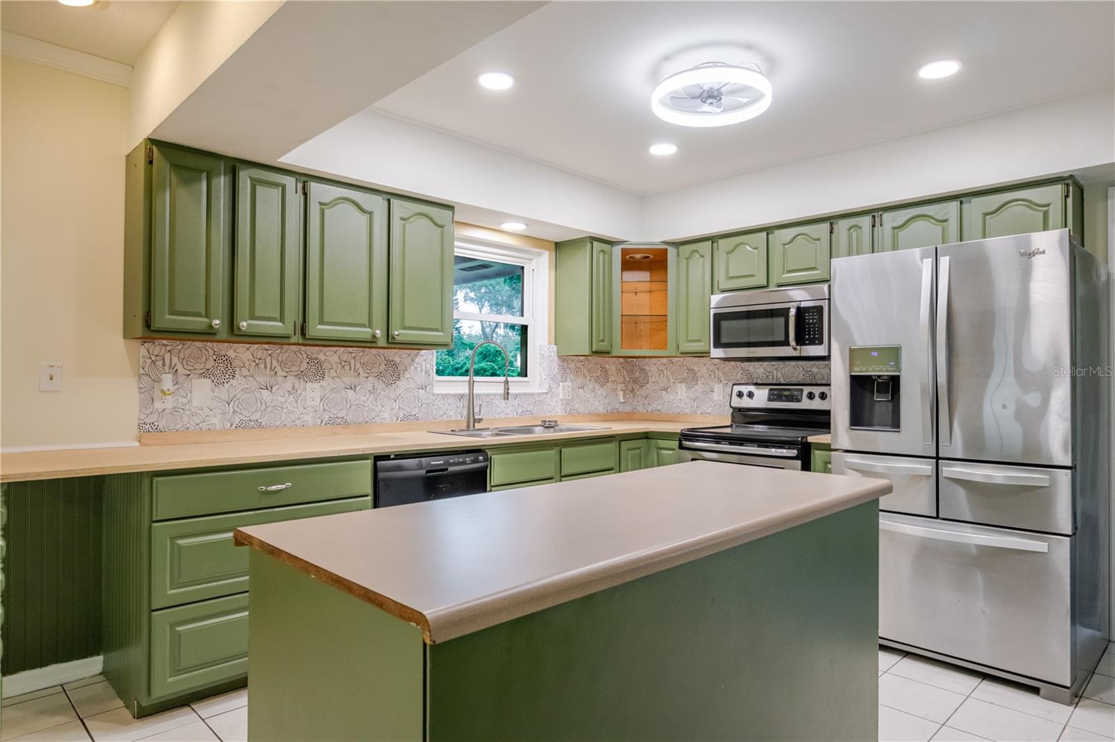 Image 15 of 66 For 2806 Springdell Circle
