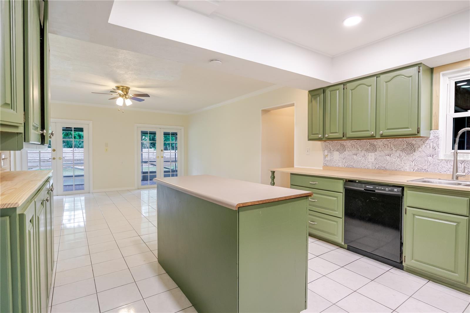 Image 17 of 66 For 2806 Springdell Circle