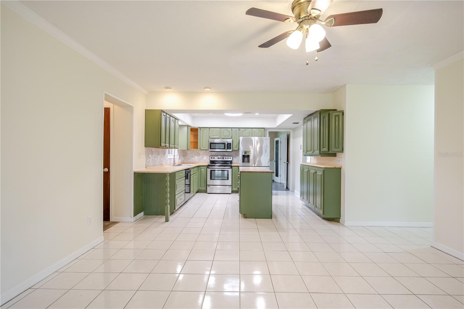 Image 20 of 66 For 2806 Springdell Circle