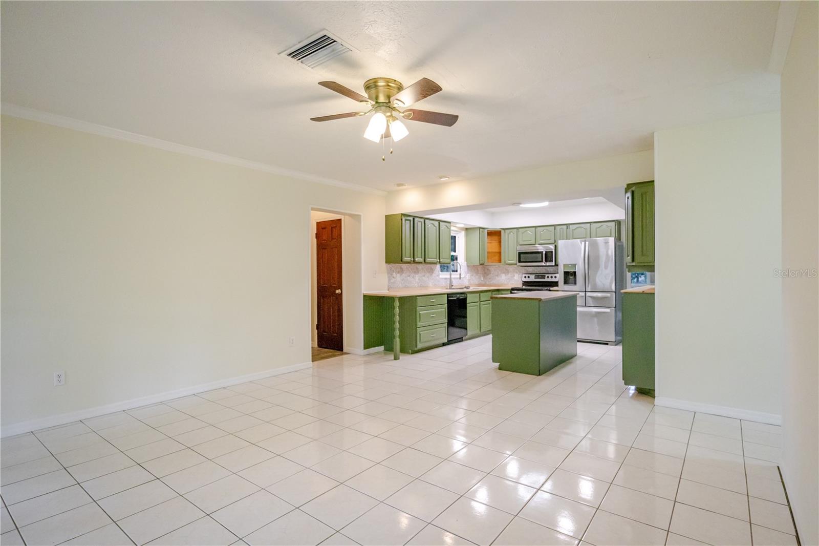 Image 23 of 66 For 2806 Springdell Circle