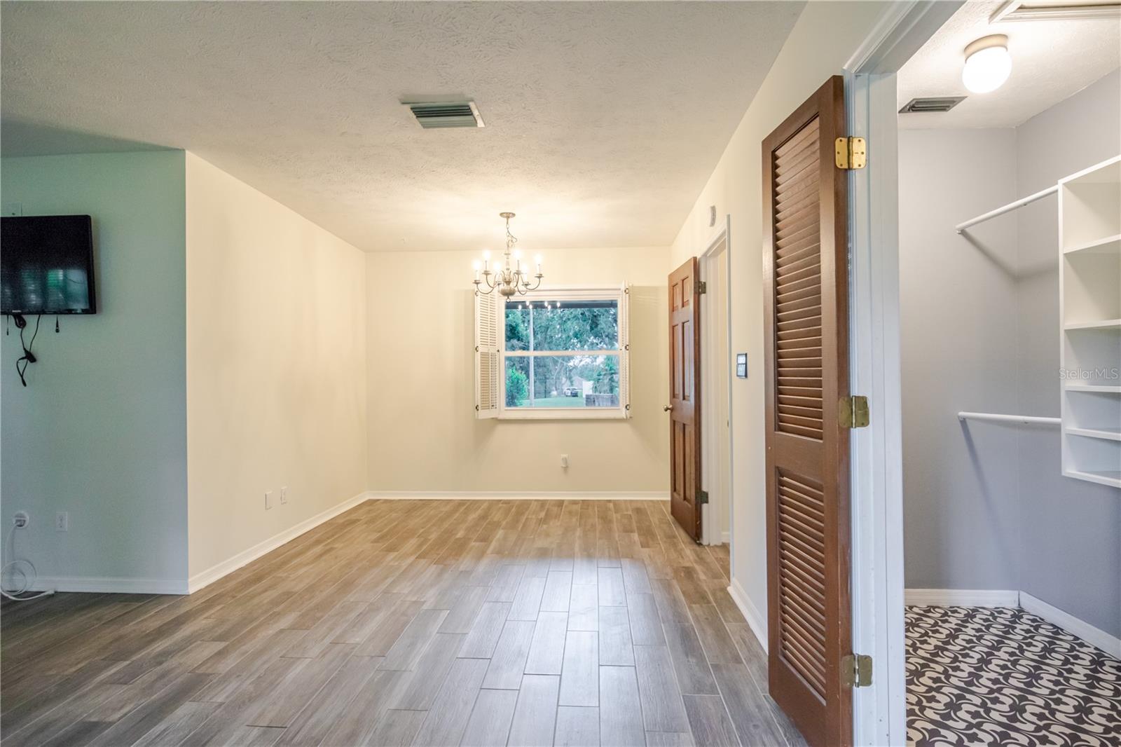 Image 30 of 66 For 2806 Springdell Circle
