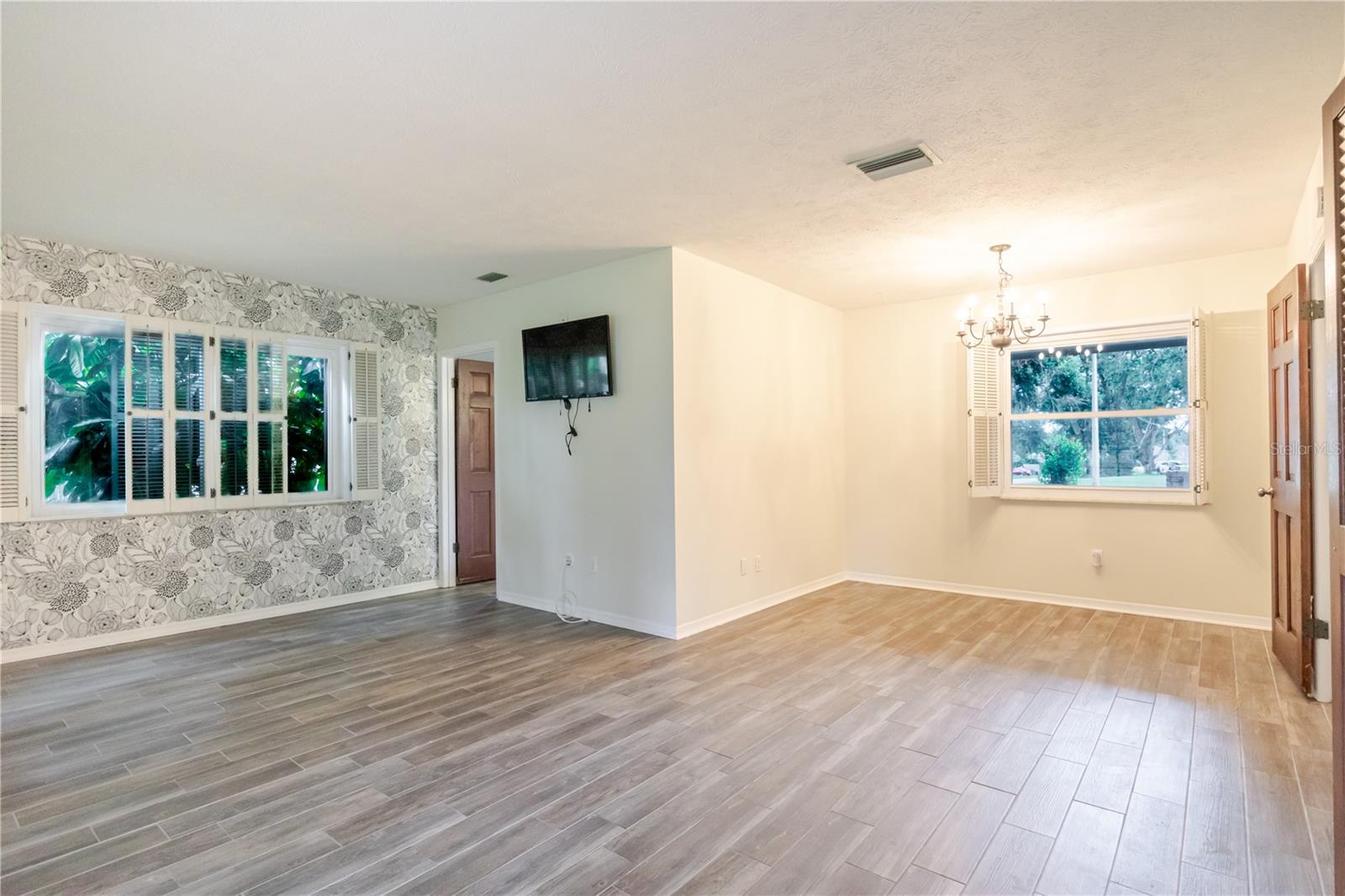 Image 31 of 66 For 2806 Springdell Circle