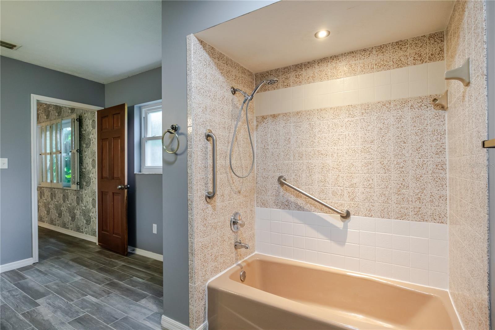 Image 36 of 66 For 2806 Springdell Circle