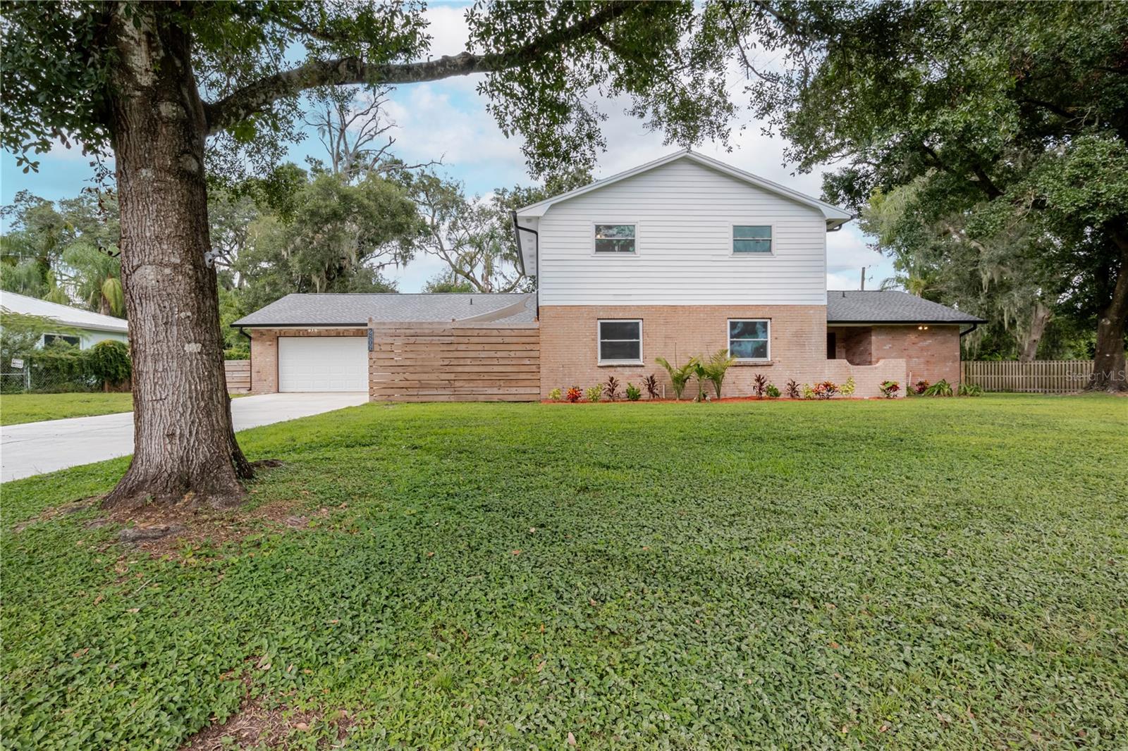 Image 4 of 66 For 2806 Springdell Circle
