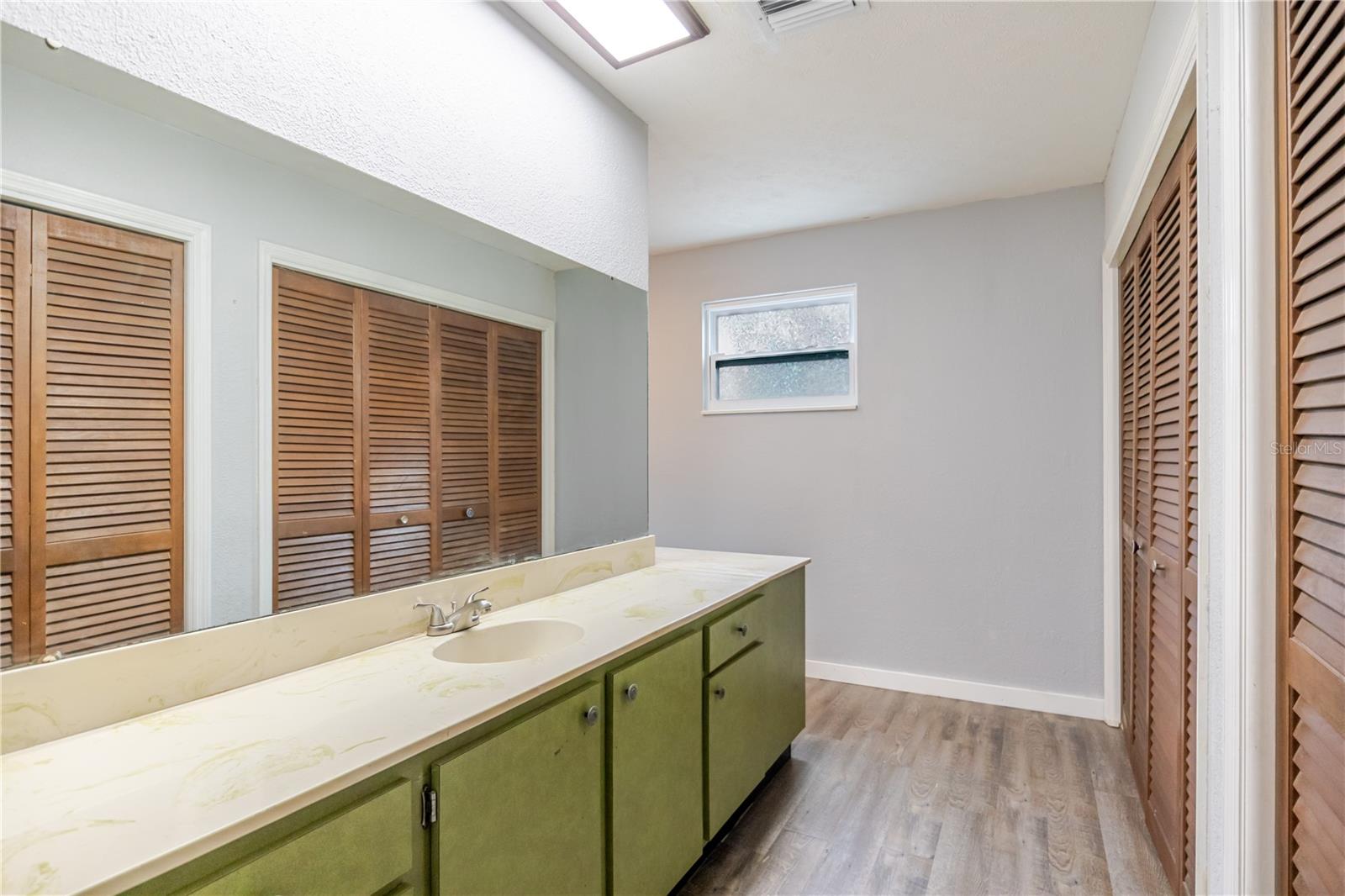 Image 41 of 66 For 2806 Springdell Circle