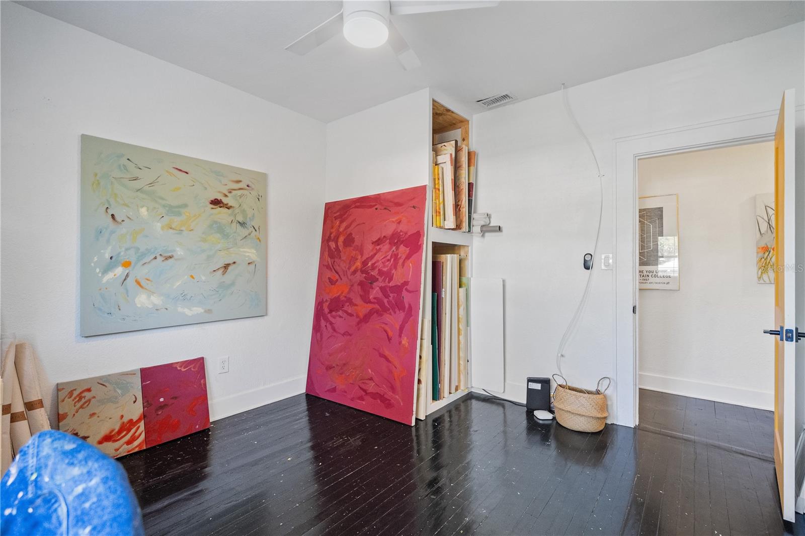 Image 22 of 43 For 4056 18th Avenue S